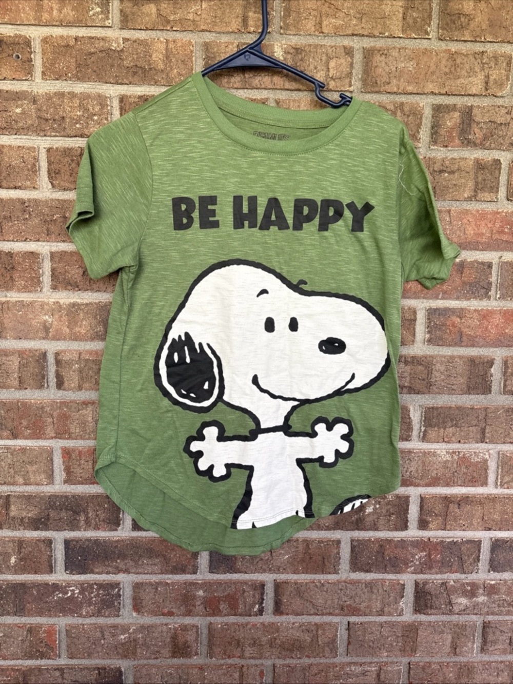 Peanuts Green Snoopy "Be Happy" Short Sleeve Tee Junior size Medium 7-9